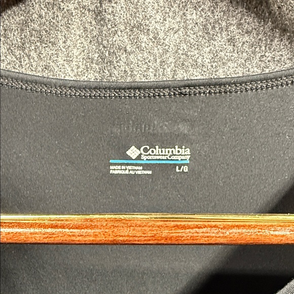 Columbia Women's Black V-Neck Tank Top - Picture 2 of 5